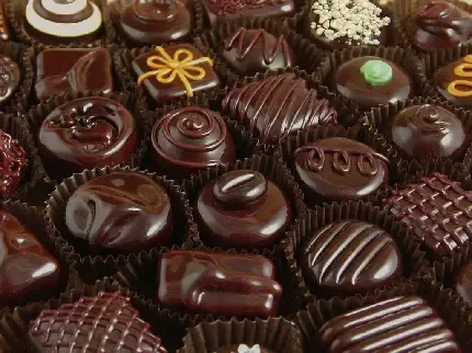  عکس زمینه شکلات های لاکچری برای لپ تاپ