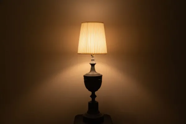  عکس از آباژور در اتاق