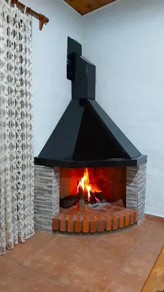  تصویر زمینه شومینه روشن برای گوشی