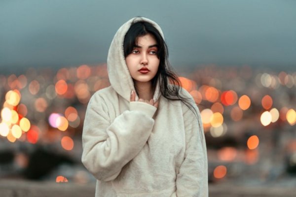 ژست عکاسی دخترانه ساده