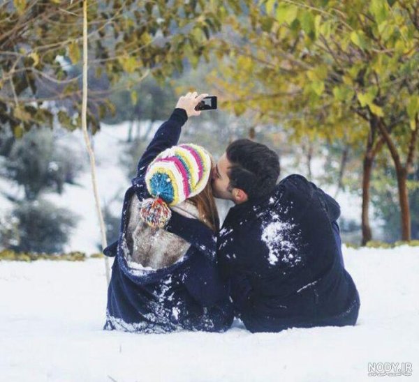 عکس عاشقانه بغل کردن در زمستان