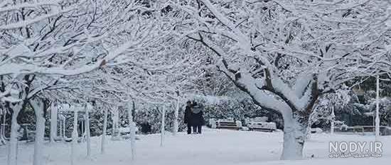 عکس عاشقانه بغل کردن در زمستان