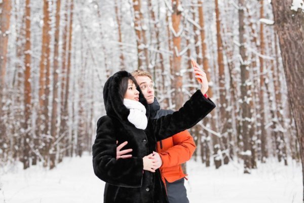 ژست عکاسی در برف بدون چهره
