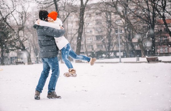 ژست عکاسی در برف بدون چهره