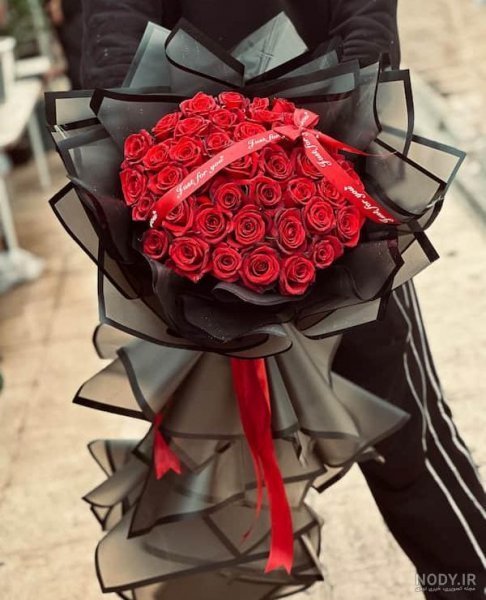  عکس دسته گل رز قرمز عاشقانه