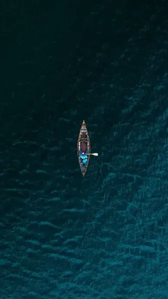  عکس قایق در دریا برای پروفایل