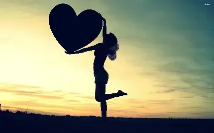 عکس دخترانه قلبی با کیفیت بالا