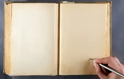  عکس پس زمینه ساده و شیک با قلم و کاغذ