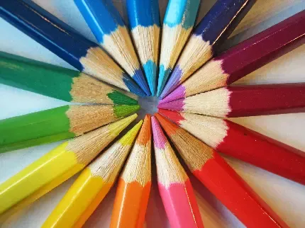  عکس پس زمینه مداد رنگی برای کامپیوتر