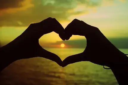عکس قلب با دست دونفره عاشقانه
