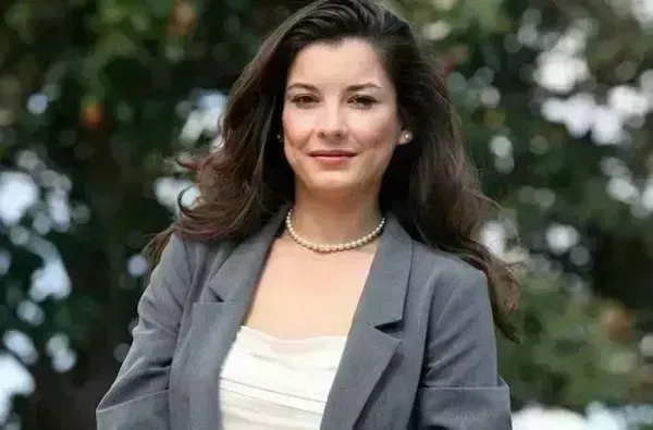 عکس بازیگران سریال ترکی داستان یک شب