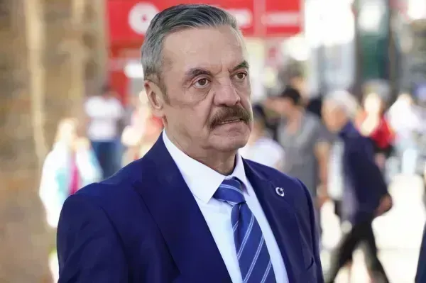  عکس بازیگران سریال ترکی داستان یک شب