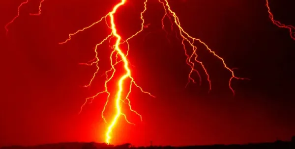  دانلود عکس رعد و برق برای پروفایل