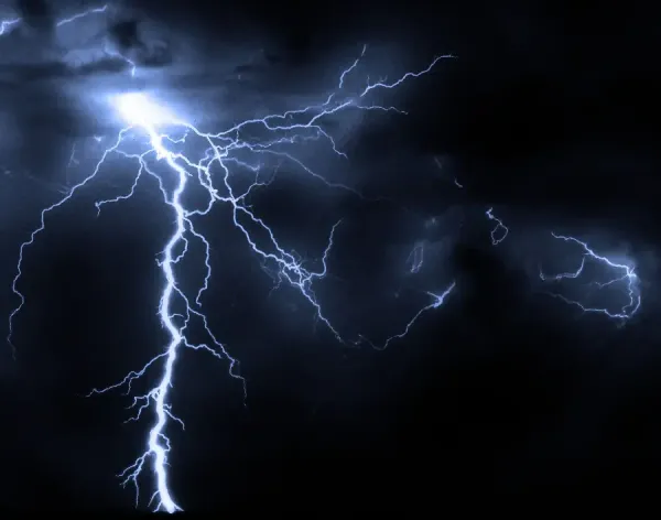  دانلود عکس رعد و برق برای پروفایل