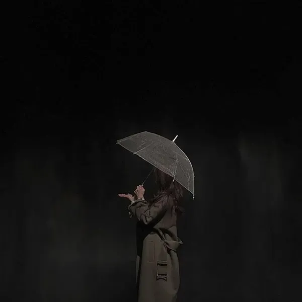  عکس زن غمگین هنری