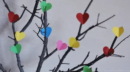  والپیپر مینیمال درخت قلبی فانتزی