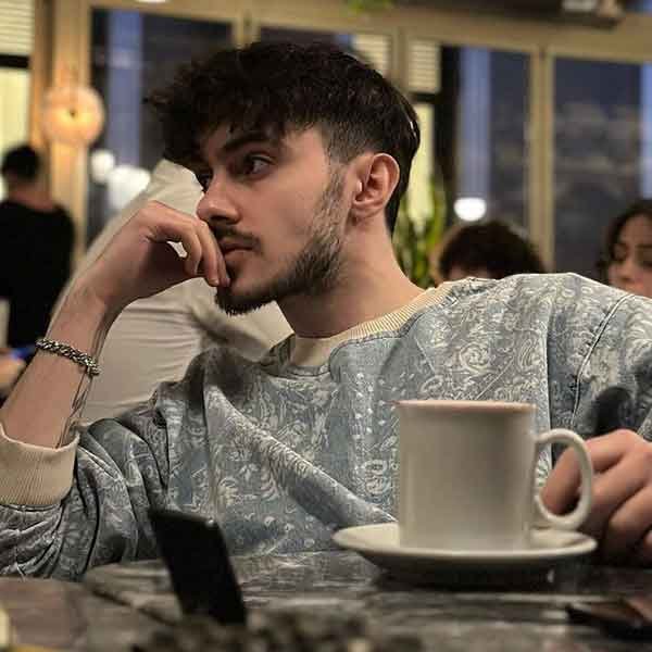 عکس فیک پسرونه برای پروفایل جدید