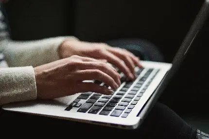  عکس نویسنده برای پروفایل