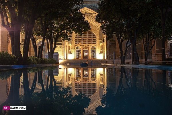  عکس آرامگاه حافظ در شب
