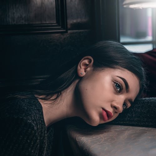 عکس گریه و بغض دختر فانتزی