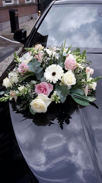  عکس گل ارایی ماشین عروس ساده و شیک