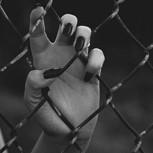 عکس پروفایل سیاه و سفید غمگین