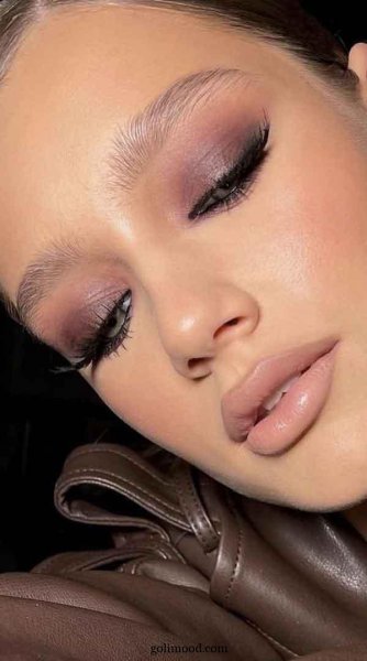  مدل سایه چشم ساده برای بیرون رفتن