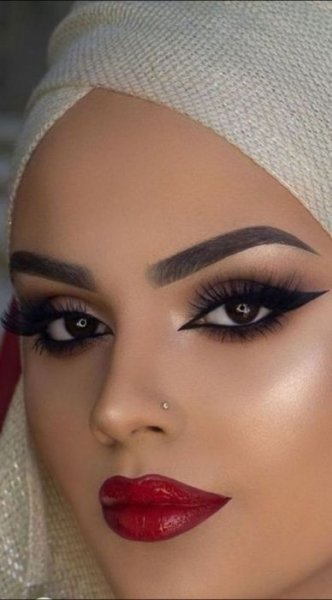 مدل آرایش چشم عربی ساده