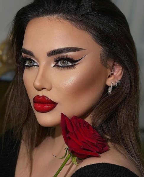 مدل آرایش چشم عربی ساده