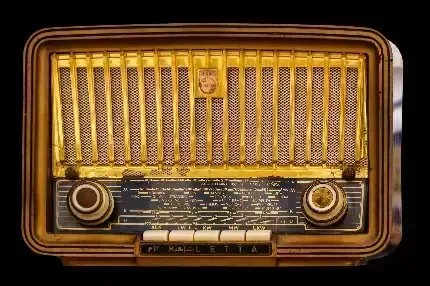  عکس رادیو قدیمی چوبی