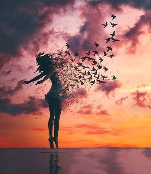 عکس پروفایل دختر تنها و غمگین کنار دریا