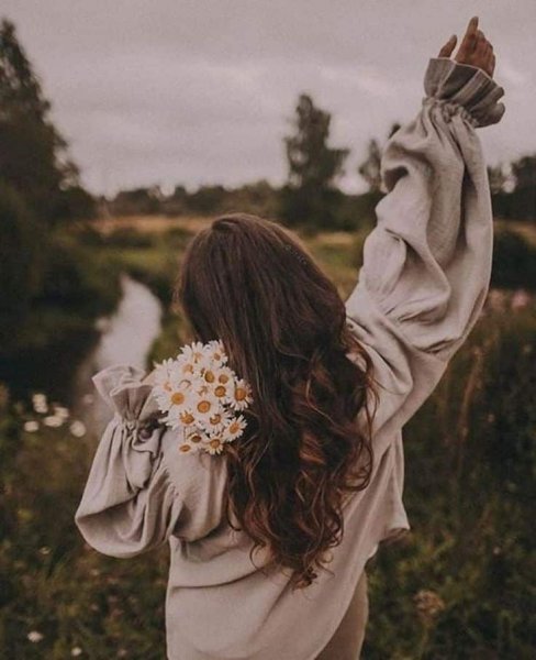  عکس دختر با گل برای پروفایل