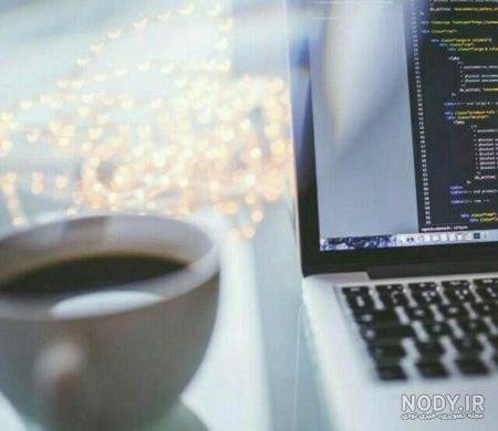 عکس پروفایل دخترونه در حال کار با لپ تاپ