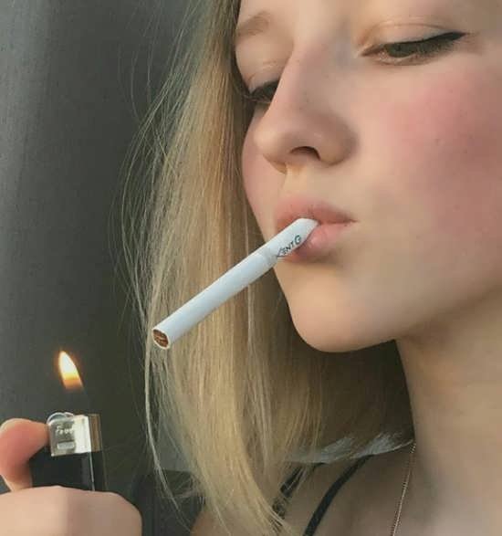 عکس پروفایل خاص دخترونه با سیگار