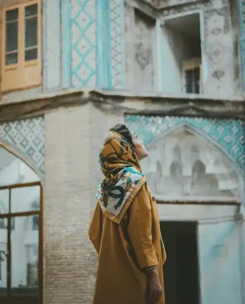 عکس پروفایل دختر با حجاب کنار دریا