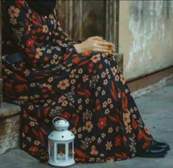 عکس پروفایل دختر با حجاب کنار دریا