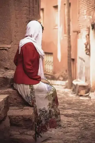 عکس پروفایل دختر با حجاب کنار دریا