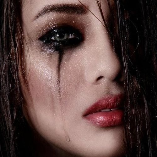 عکس اشک و گریه