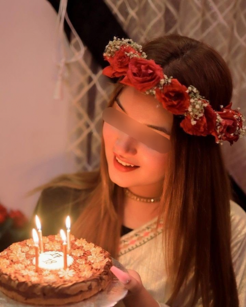 ژست عکس تولد در منزل
