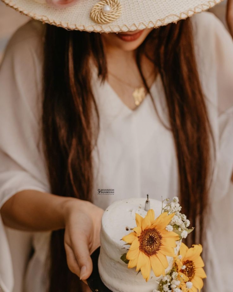 ژست عکس تولد در منزل