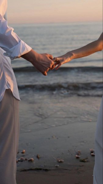 عکس عاشقانه مینیمال
