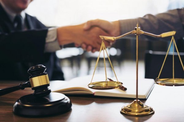 عکس نوشته حقوقی برای پروفایل
