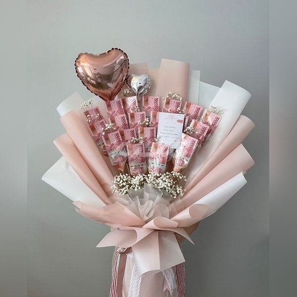  عکس دسته گل با پول برای کادو