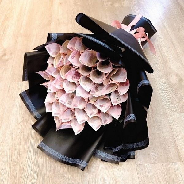  عکس دسته گل با پول برای کادو