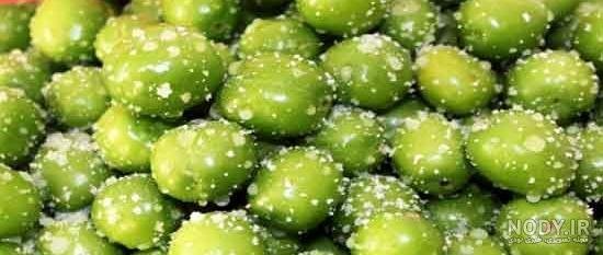 عکس گوجه سبز با نمک