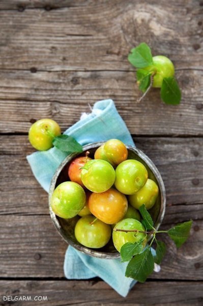 عکس گوجه سبز و چغاله خوشمزه